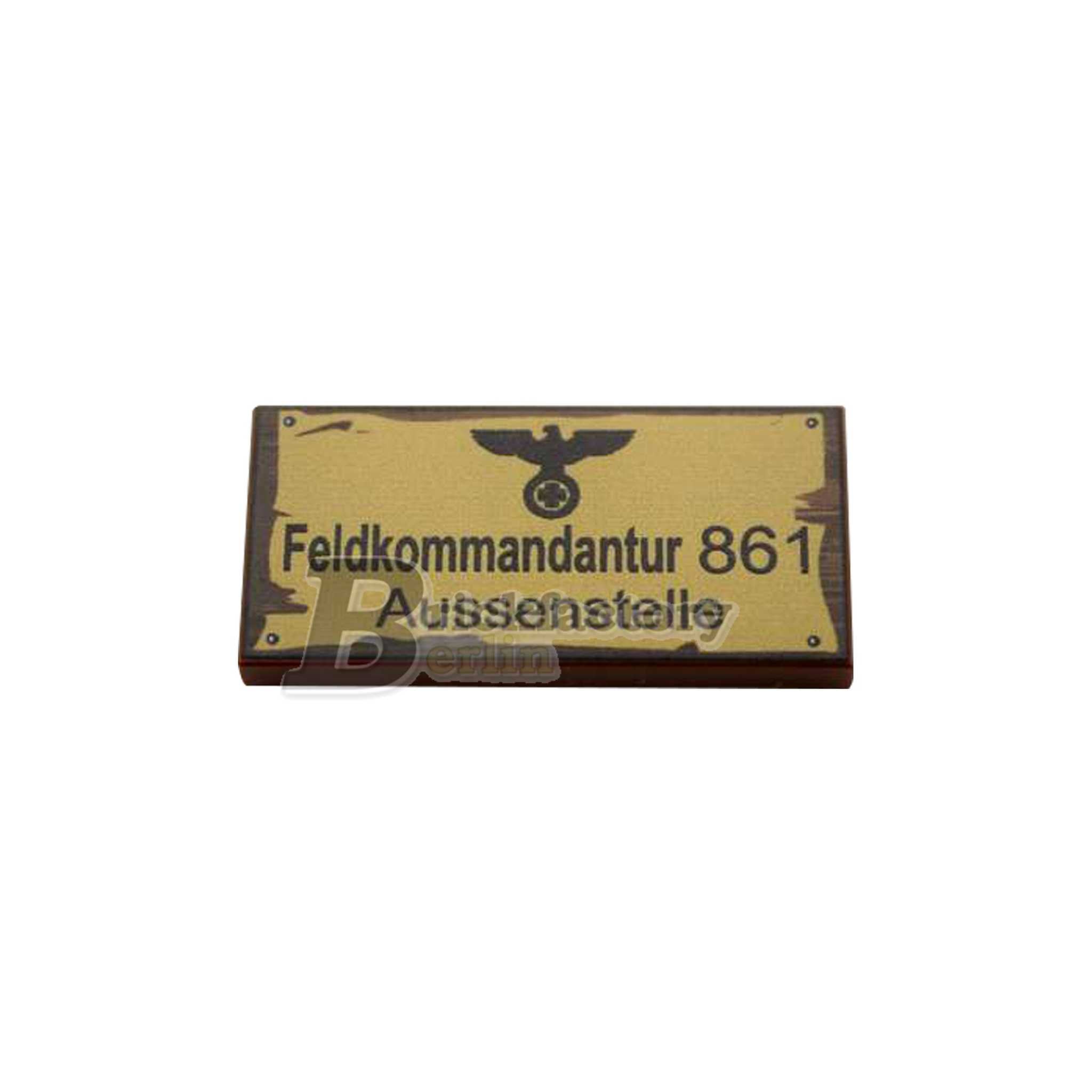 BF-0467A - Feldkommandantur II (Farbe: Reddish-Brown, Bedruckte LEGO®-Fliese 2x4)