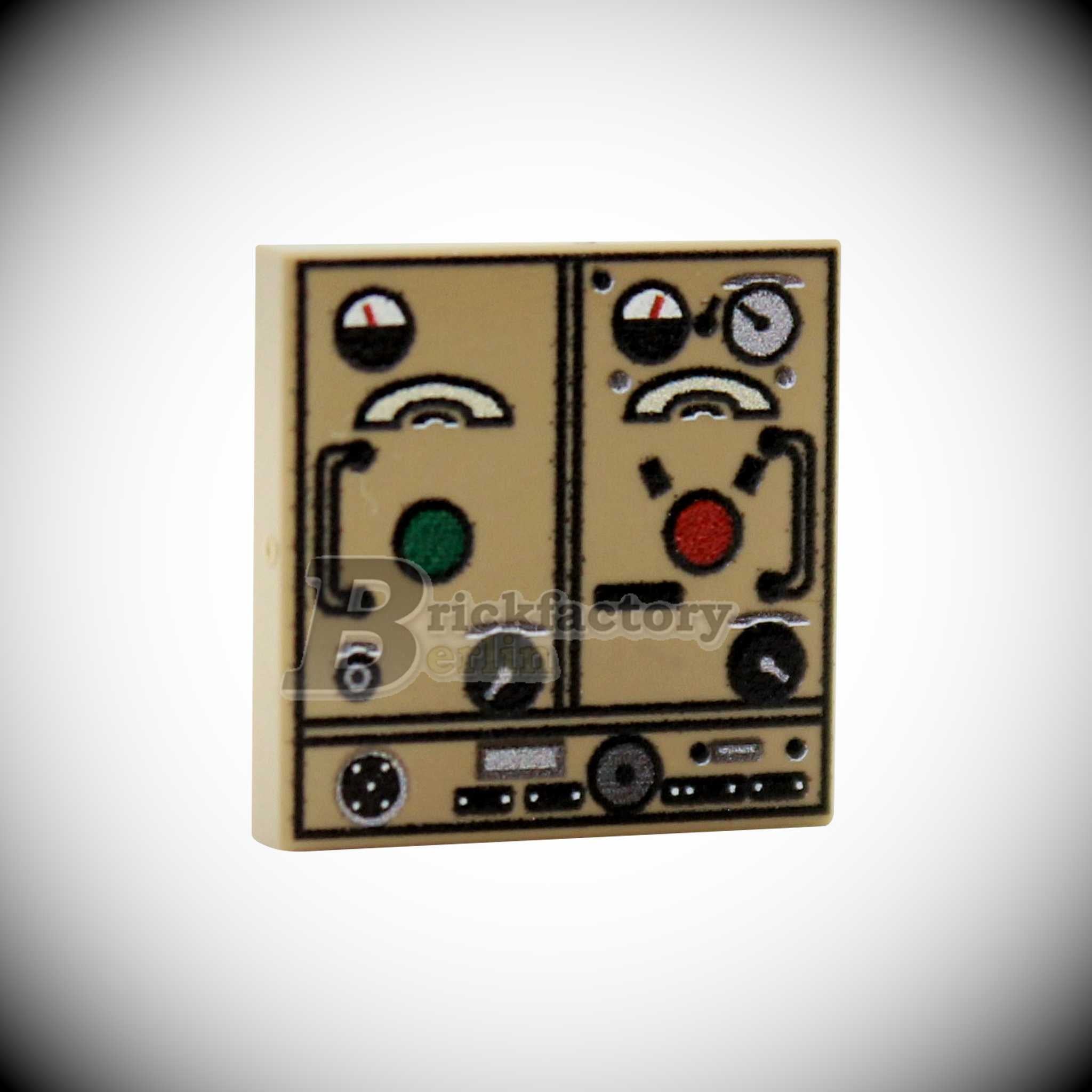 BF-0414A - Backpack Radio b1 Torn.Fu.b1 (Color: Darktan, Printed LEGO® Tile 2x2)